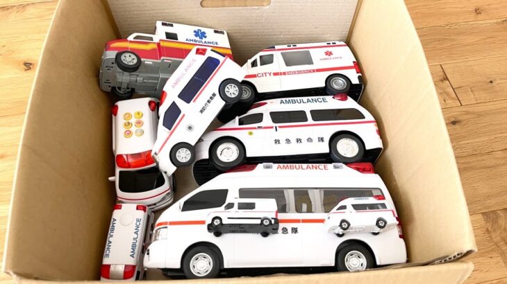 救急車のミニカーが走る！坂道を緊急走行します☆Ambulance minicar runs in an emergency with sirens sounding!