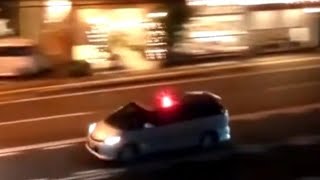 覆面パトカー　緊急走行　エスティマ