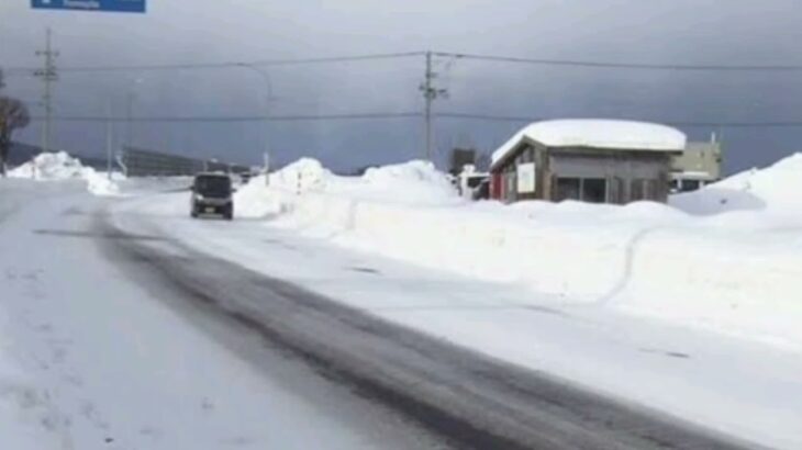 雪で道路凍結か…緊急走行中の救急車が乗用車と接触事故　追い越そうとしてスリップか　別の救急車がすぐに出動　山口・下関市