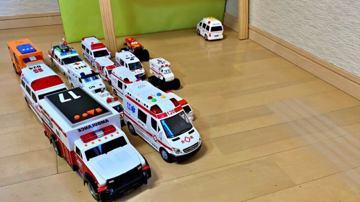 救急車のミニカーが走る！緊急走行テスト！坂道走行。Ambulance miniature cars run! Emergency driving test!