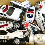 坂道走る！「パトカー」のミニカーで緊急走行テスト！サイレンありEmergency driving test with a miniature “police car”!