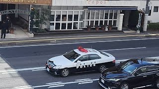 パトカー　緊急走行