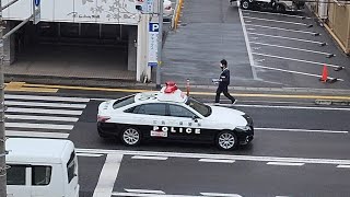 パトカー　緊急走行