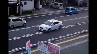 覆面パトカー　緊急走行