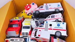 救急車の大小様々なミニカーが走る！サイレンあり☆坂道で緊急走行 | Ambulance Minicars of various sizes run!