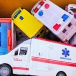 救急車ミニカーが走る！坂道緊急走行テスト！サイレンあり | Ambulance miniature car runs! Emergency driving test with siren !!!