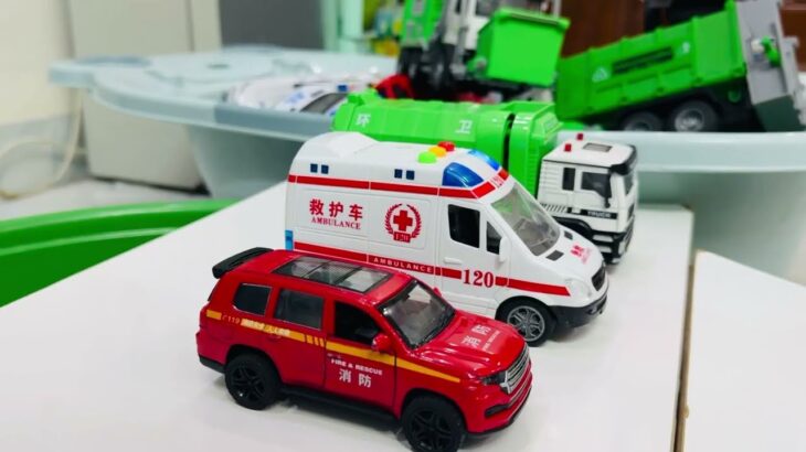 救急車のミニカー走る！緊急走行テスト。坂道走る☆Ambulance minicar runs in an emergency! Slope driving test