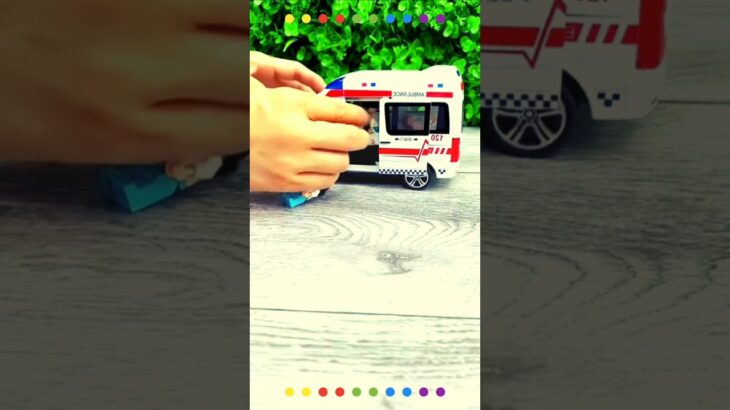 救急車のミニカー走る！緊急走行！坂道走行テスト Ambulance minicar runs on a slope with sirens sounding!