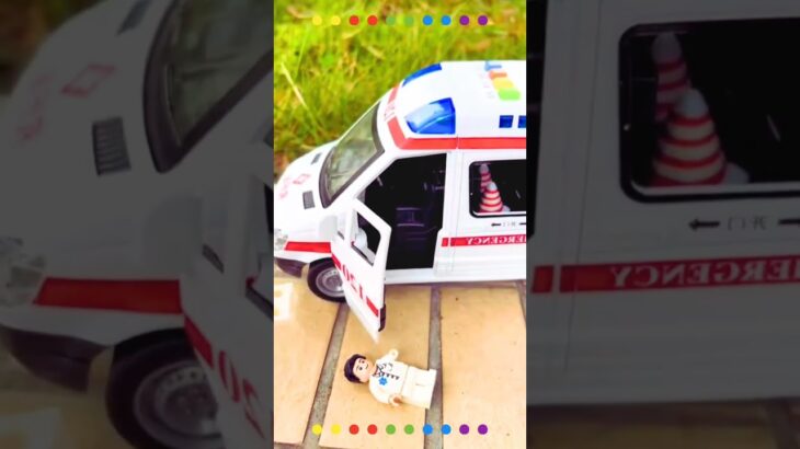 救急車のミニカー走る！緊急走行！坂道走行テスト Ambulance minicar runs on a slope with sirens sounding!