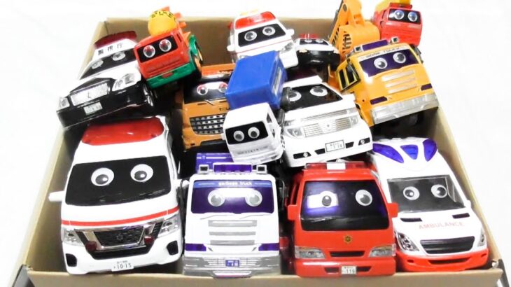 救急車とゴミ収集車たちが坂道緊急走行☆Ambulances and garbage trucks make an emergency run up a hill