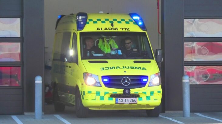 ambulance syd SØNDERBORG 3597 i udrykning rettungswagen auf Einsatzfahrt 緊急走行 救急車