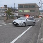 事案現場に緊急走行のカローラ＆通常走行のアリオン覆面パトカー臨場【高知県警】
