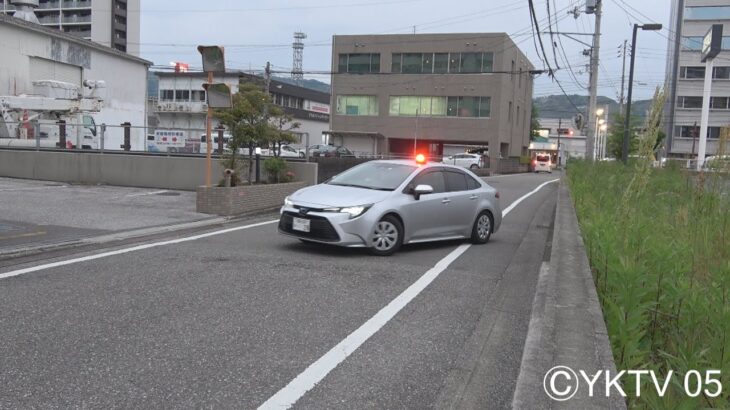 事案現場に緊急走行のカローラ＆通常走行のアリオン覆面パトカー臨場【高知県警】
