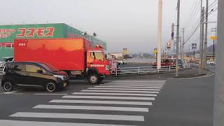 西予市消防本部 資機材搬送車 緊急走行