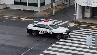 パトカー　緊急走行
