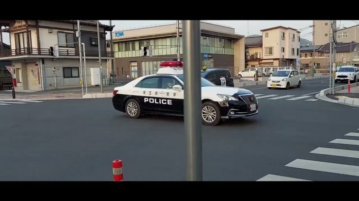矢尾百貨店近く国道　パトカー緊急走行