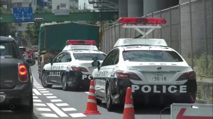 🚨レア🚨故障車の対応に2台のパトカー🚨大阪府警🚨赤色灯🚨