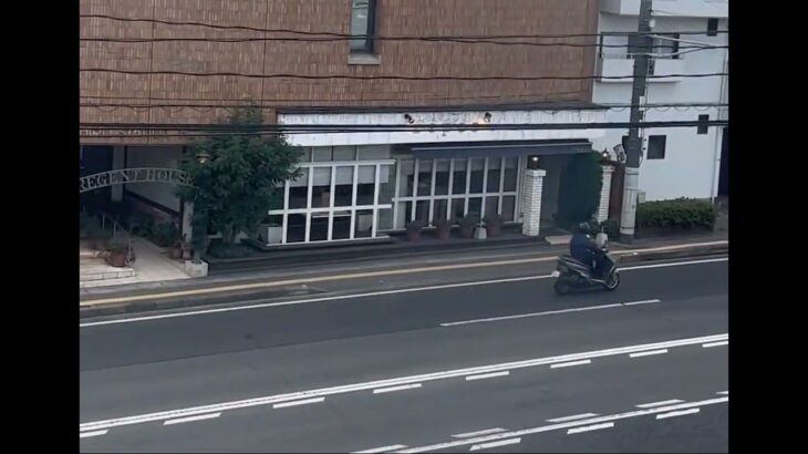 消防車2台　緊急走行