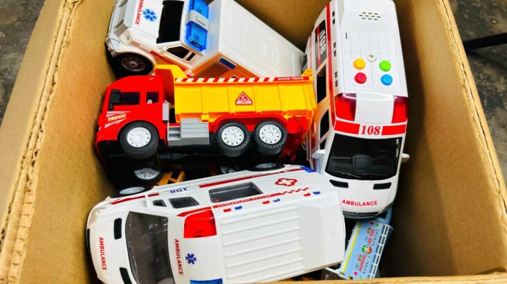 救急車のミニカーが緊急走行☆紹介して坂道 を走る! Ambulance miniature car runs urgently. I will introduce and run the slope