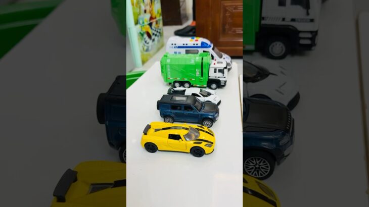 救急車のミニカー走る！緊急走行テスト。坂道走る☆Ambulance minicar runs in an emergency! Slope driving test