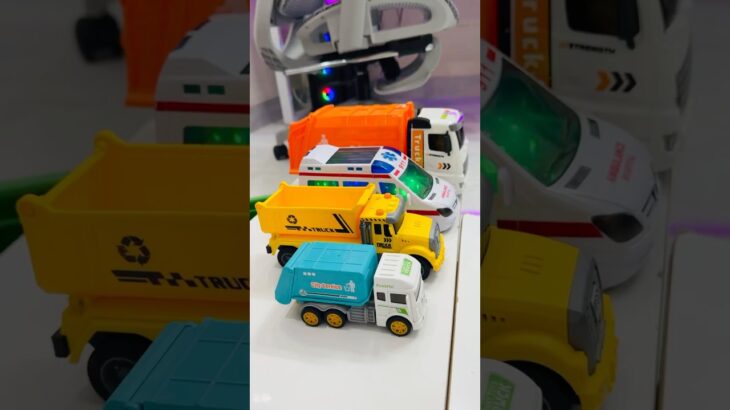 救急車のミニカー走る！緊急走行テスト。坂道走る☆Ambulance minicar runs in an emergency! Slope driving test