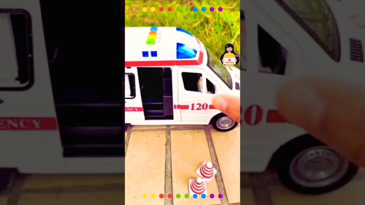 救急車のミニカー走る！緊急走行！坂道走行テスト Ambulance minicar runs on a slope with sirens sounding!