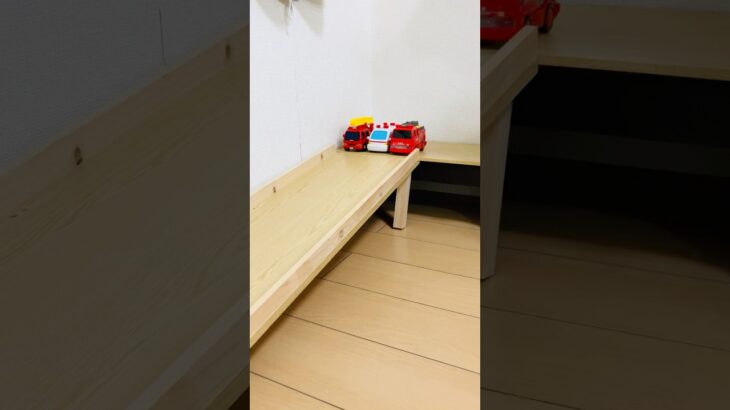 緊急車両のミニカー達が坂道走行です！Emergency vehicle miniature cars are driving up a slope!#shorts #パトカー #消防車 #救急車