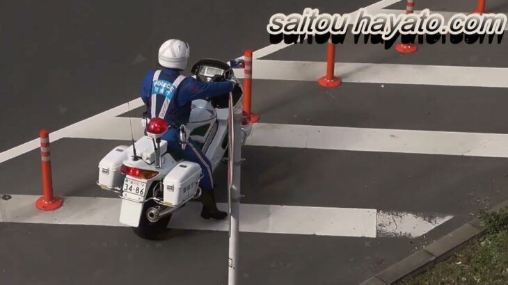 白バイ緊急走行の瞬間１０連発！！！スピード違反・シートベルト装着義務違反・二段階右折無視・信号無視・進路変更禁止違反編！！！Japanese Motorcycle police