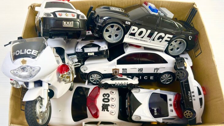 パトカーのミニカーで緊急走行！サイレン音も鳴るよ！Police Car Toy Speed Test! Siren Sounds Included!