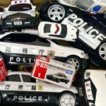 いろんなパトカーのミニカー集めて坂道走行です。Various police car mini cars gathered for a downhill driving test!