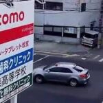 パトカー　覆面パトカー　緊急走行