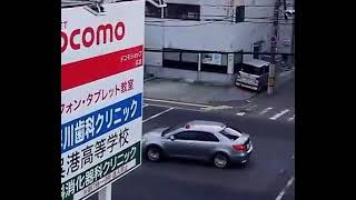 パトカー　覆面パトカー　緊急走行