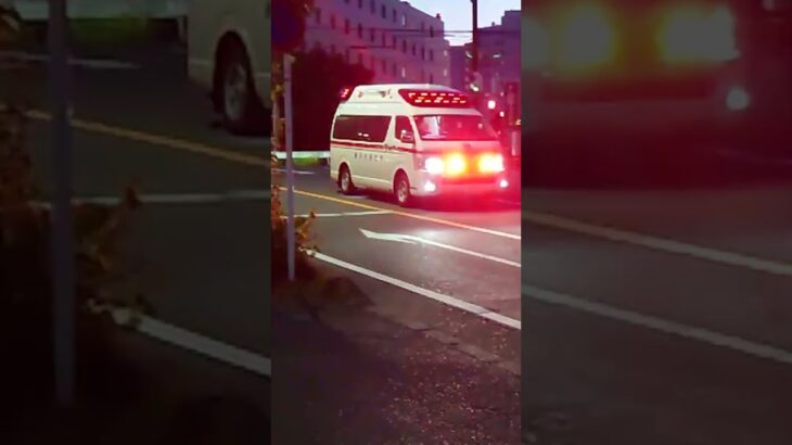 交差点を左折する救急車 合成音声 アクティビーコン ハイパーモード→ノーマルモード【善行救急隊・藤沢市消防局】
