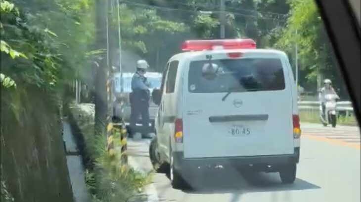 🚨故障車の対応をする警察官🚨警察車両🚨兵庫県警🚨