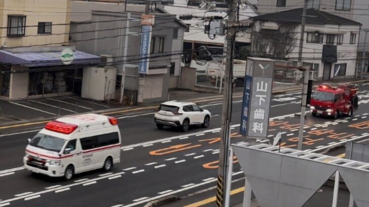 消防車　緊急走行