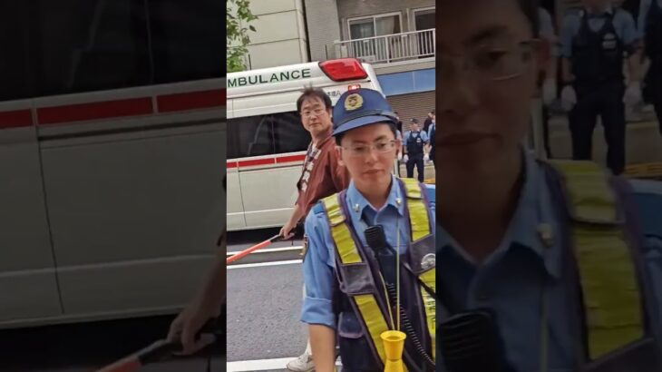 緊急車両、救急車🚑️