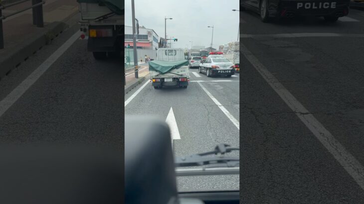 220クラウン 緊急走行で現場へ急行中 #220クラウン #パトカー