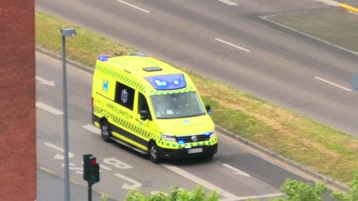 AIR CLIPS fire & rescue combivideo brandbil og ambulance i udrykning feuerwehr einsatzfahrt 緊急走行 消防車