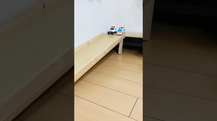 緊急車両のミニカー達が坂道走行⑦ Emergency vehicle minicars driving up a slope #shorts #救急車 #パトカー