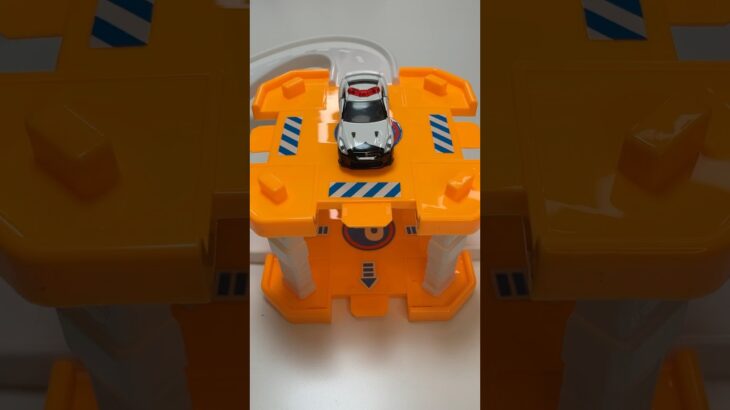 緊急車両のミニカーが坂道走行㉑#shorts #パトカー #はたらくくるま