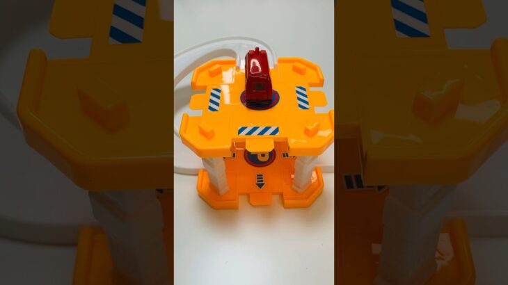 緊急車両のミニカーが坂道走行㉓#shorts #消防車 #はたらくくるま