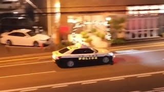 パトカー　緊急走行