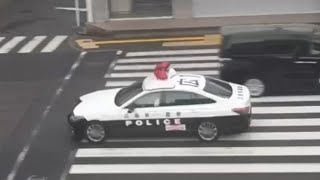 パトカー　緊急走行