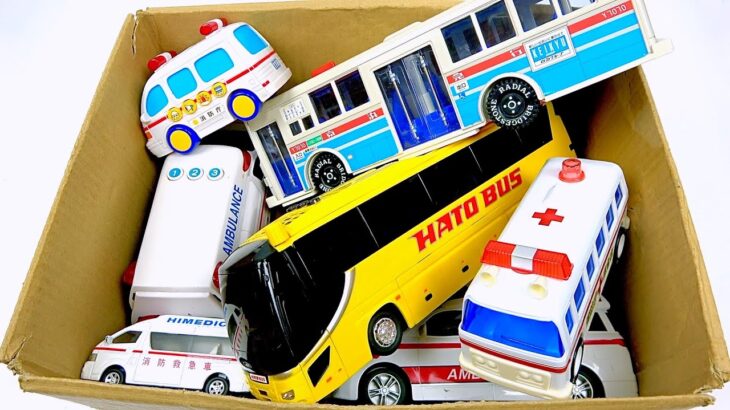 救急車とバスのミニカーが走る！緊急走行テスト！サイレン鳴らして走る