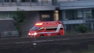消防車　緊急走行　指揮車