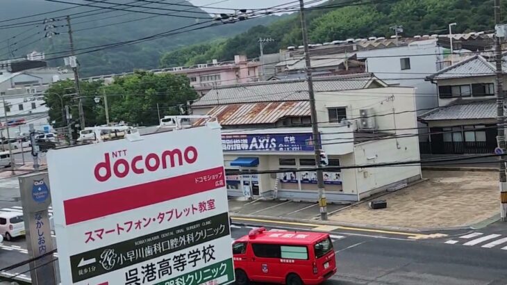消防車2台　緊急走行　レスキュー車　資材運搬車