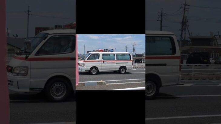 フィーヨサイレンを鳴らす2b救急車