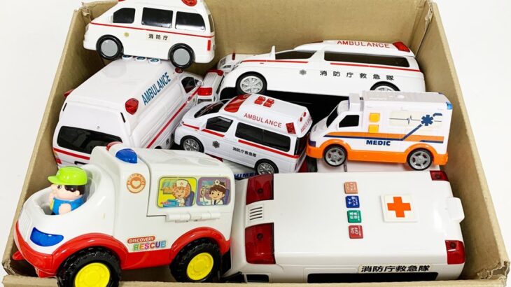 走る走る、救急車ミニカー坂道走る。緊急走行！Running, running, ambulance miniature car hill running. emergency driving!