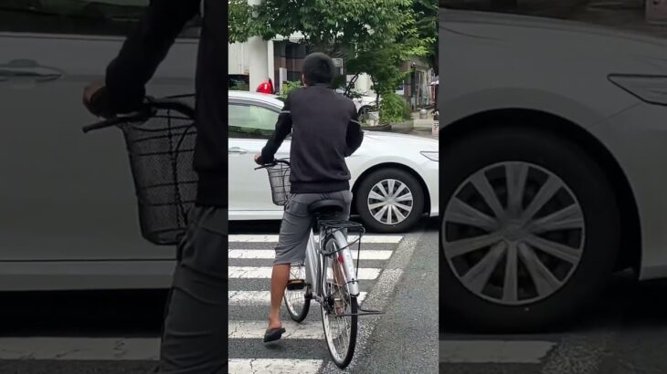 伊丹市内道路渋滞中覆面パトカー緊急走行中です🚨
