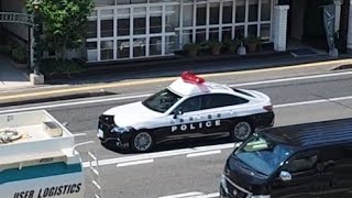 パトカー　緊急走行